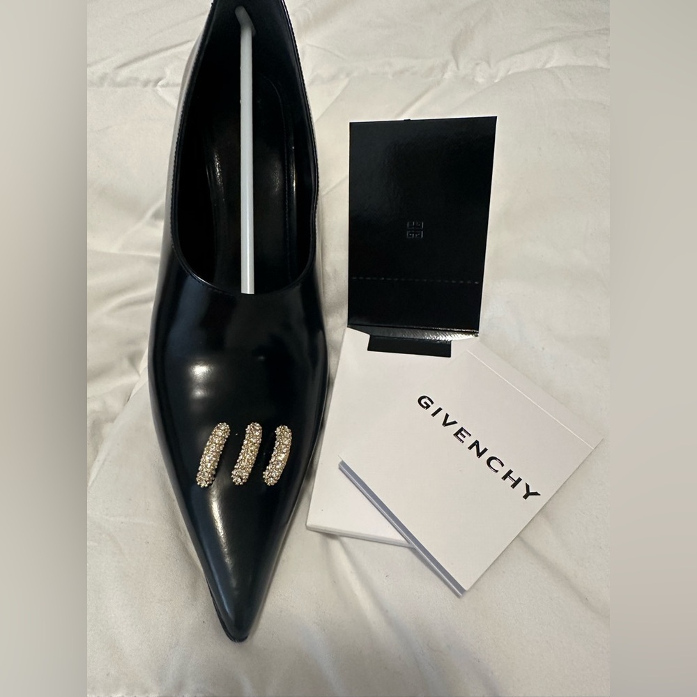 New Givenchy Crystal Show Ring Leather pump, size 39 - Picture 2 of 9